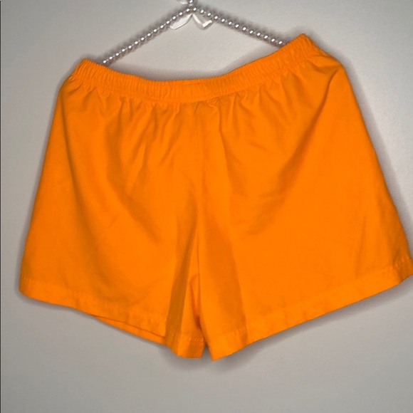 Nike women’s shorts, with draw string and pocket - Picture 2 of 6